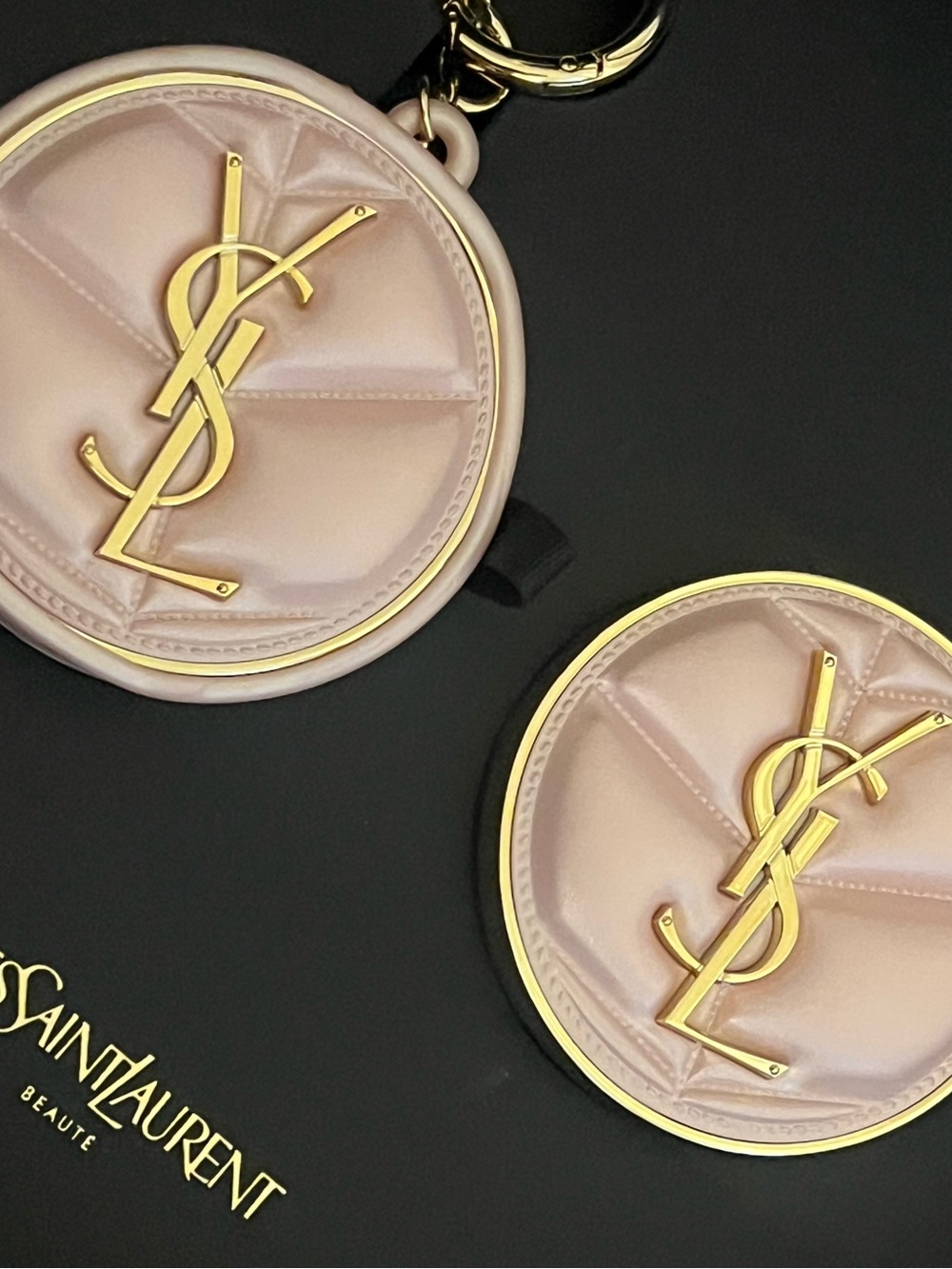 YSL Skin Affair Soft Glow Cushion Foundation Keychain Exclusive Viral PR bundle - Picture 6 of 7
